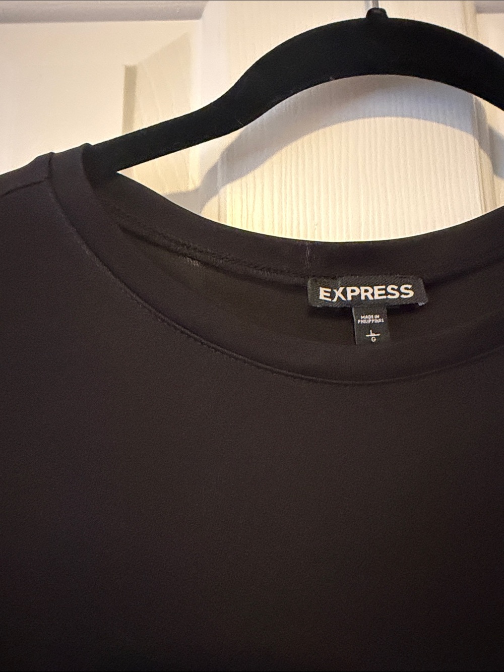 Express Black Long-Sleeve Ruched Drawstring Top - Picture 2 of 8
